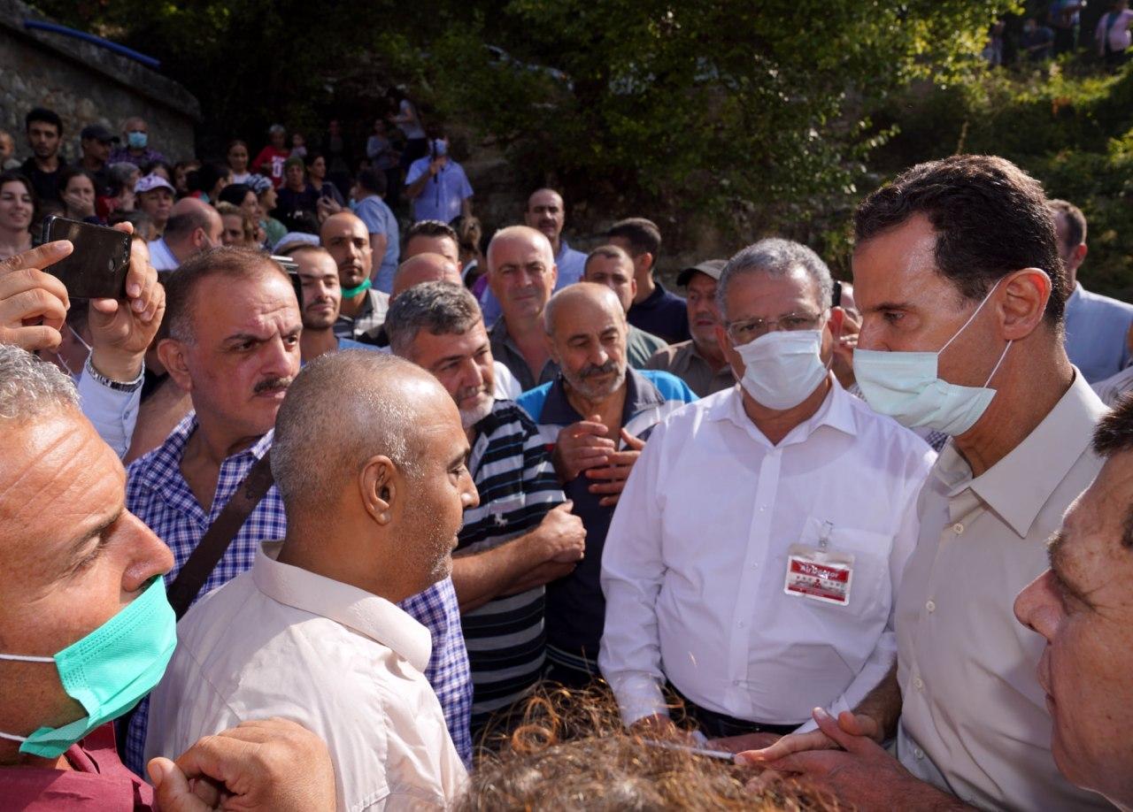 الأسد يزور ريف اللاذقية ويطلع على الأضرار التي سببتها الحرائق الأخيرة