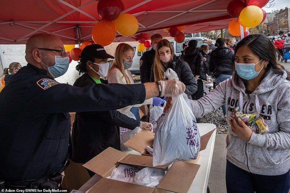 ملايين الإمريكيين يعانون من الجوع في عيد الشكر بنيويورك 