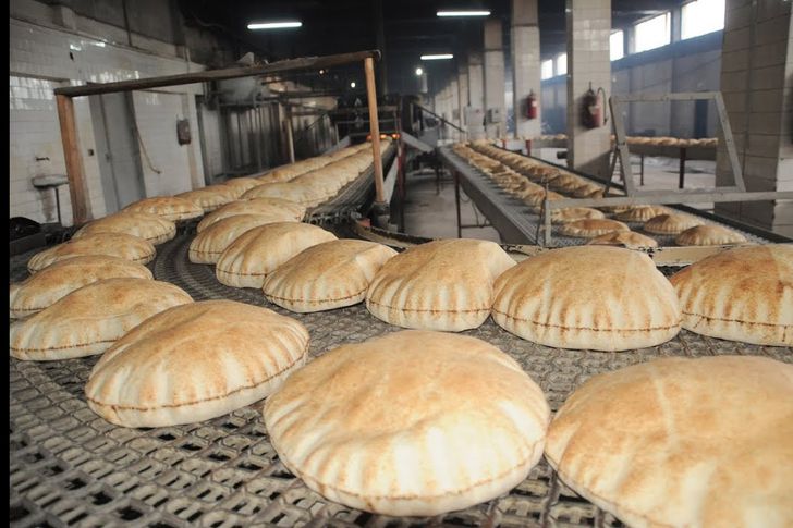 وزارة التجارة تصدر توضيحا بخصوص بيع مادة الخبز