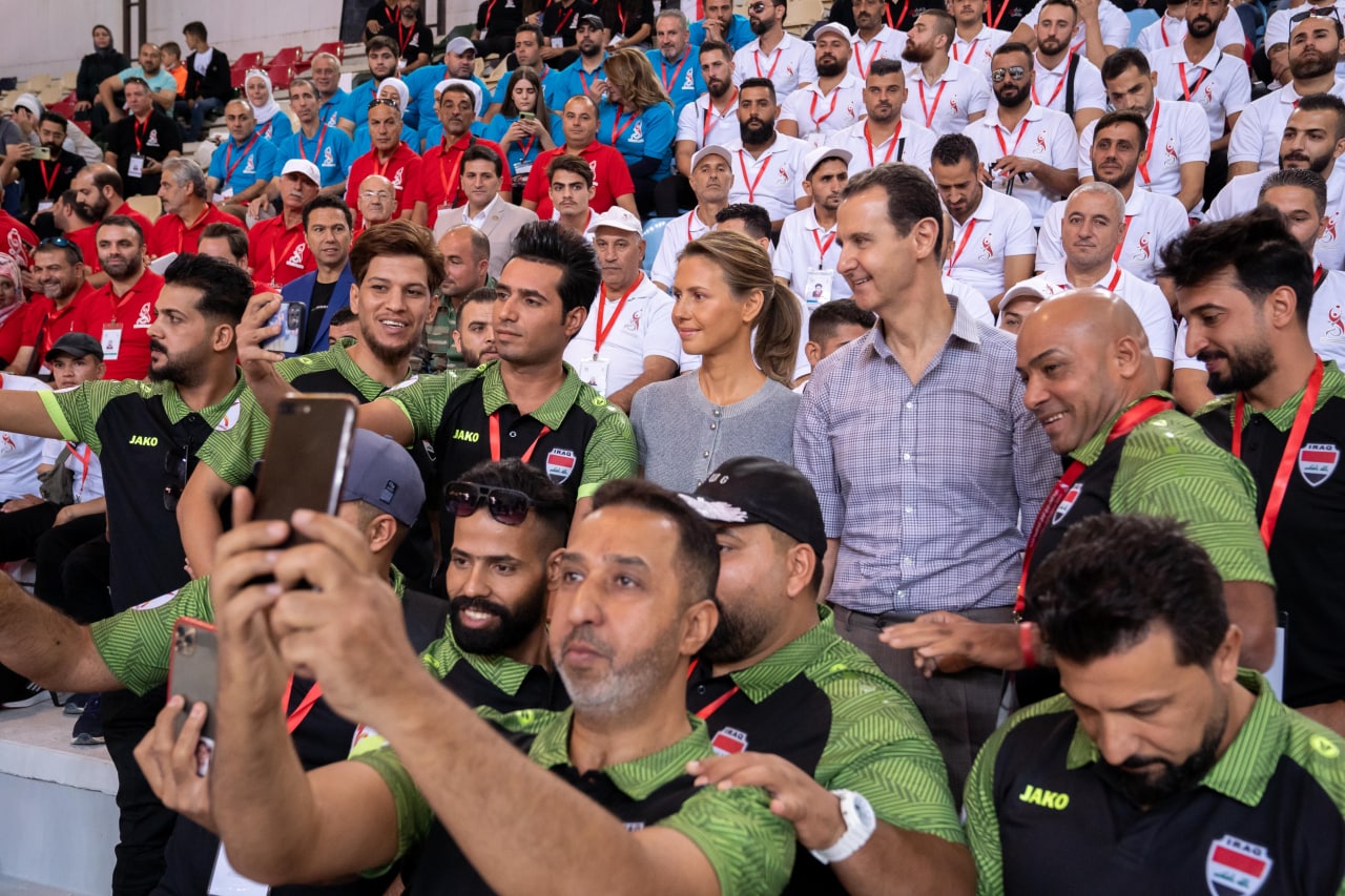 الرئيس بشار الأسد والسيدة أسماء يحضران مباراة بكرة السلة
